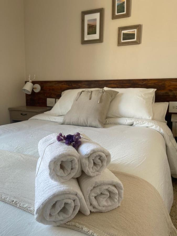 Fonda Peremiquel Hotel กัสเตยา-เด-นุก ภายนอก รูปภาพ