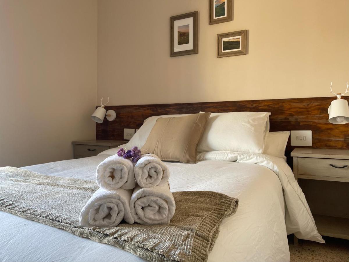 Fonda Peremiquel Hotel กัสเตยา-เด-นุก ภายนอก รูปภาพ