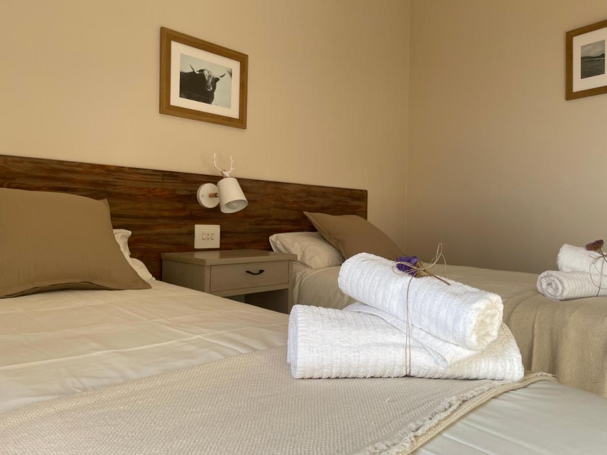 Fonda Peremiquel Hotel กัสเตยา-เด-นุก ภายนอก รูปภาพ