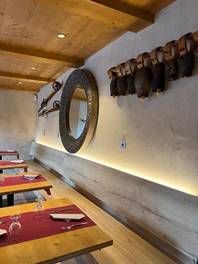Fonda Peremiquel Hotel กัสเตยา-เด-นุก ภายนอก รูปภาพ