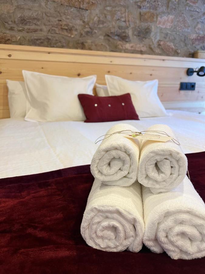 Fonda Peremiquel Hotel กัสเตยา-เด-นุก ภายนอก รูปภาพ